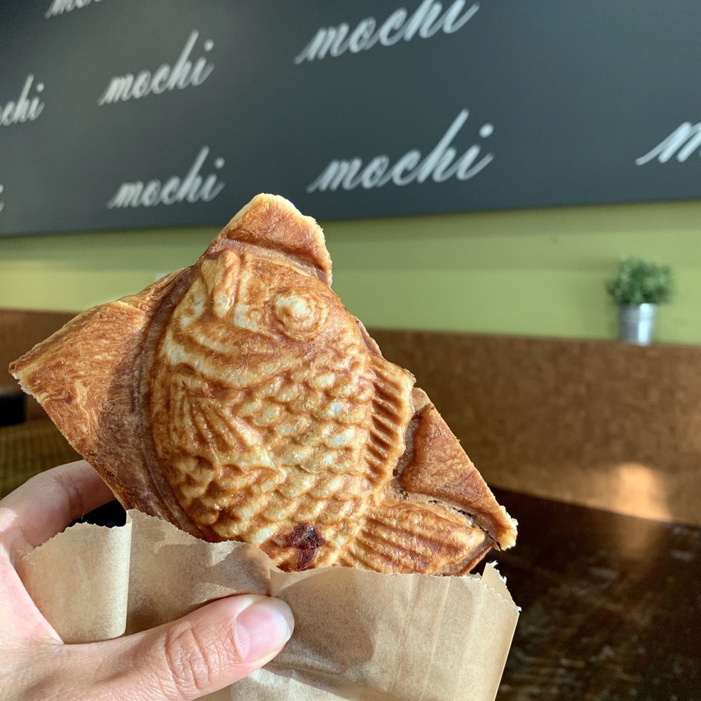 Mochi - Taiyaki croissant with red bean (~$4) - Ice Cream & Frozen Yogurt Near Me - Irvine, California Mochi - Taiyaki croissant with red bean (~$4) - Ice Cream & Frozen Yogurt Near Me - Irvine, California