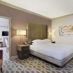 DoubleTree by Hilton Hotel Orlando East-UCF Area - Guest room amenity