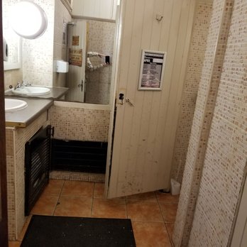 Sean's Bar - Ladies. Old, but clean. - Pubs Near Me - Athlone, WH