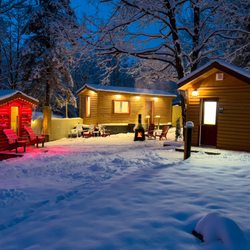 Hot Rock Spa - Spa yard in the winter