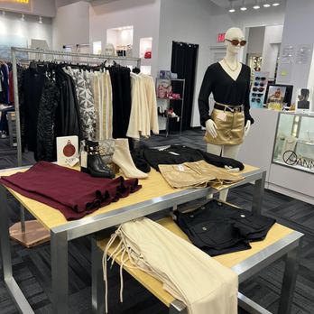 Roma 7 - Men's Clothing Near Me - Guaynabo, Puerto Rico