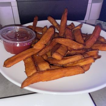 The Lobby - Sweet Potato Fries - New American Near Me - Elizabeth, New Jersey