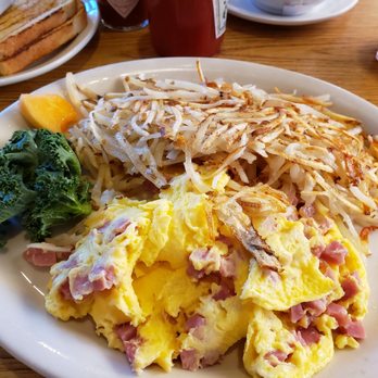 Spiffy Dine In Drive In - Scrambled eggs with ham and hash browns - New American Near Me - Morton, Washington Spiffy Dine In Drive In - Scrambled eggs with ham and hash browns - New American Near Me - Morton, Washington