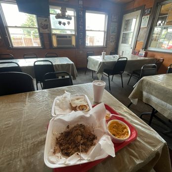 Toms Barbeque - Pulled pork, Mac&cheese - Barbeque Near Me - Memphis, Tennessee
