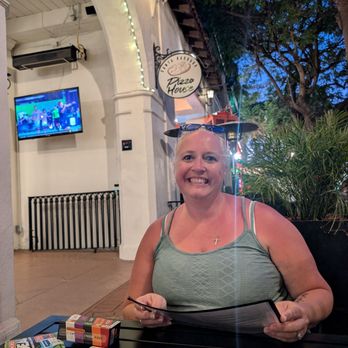 Santa Barbara Pizza House - Pizza Near Me - Santa Barbara, California Santa Barbara Pizza House - Pizza Near Me - Santa Barbara, California