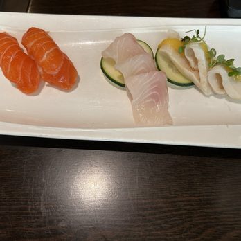 Sushi Bang Bang - S2. Salmon Nigiri a la Carte, E7. Sashimi Regular with yellowtail and white tuna - Japanese Near Me - Austin, Texas