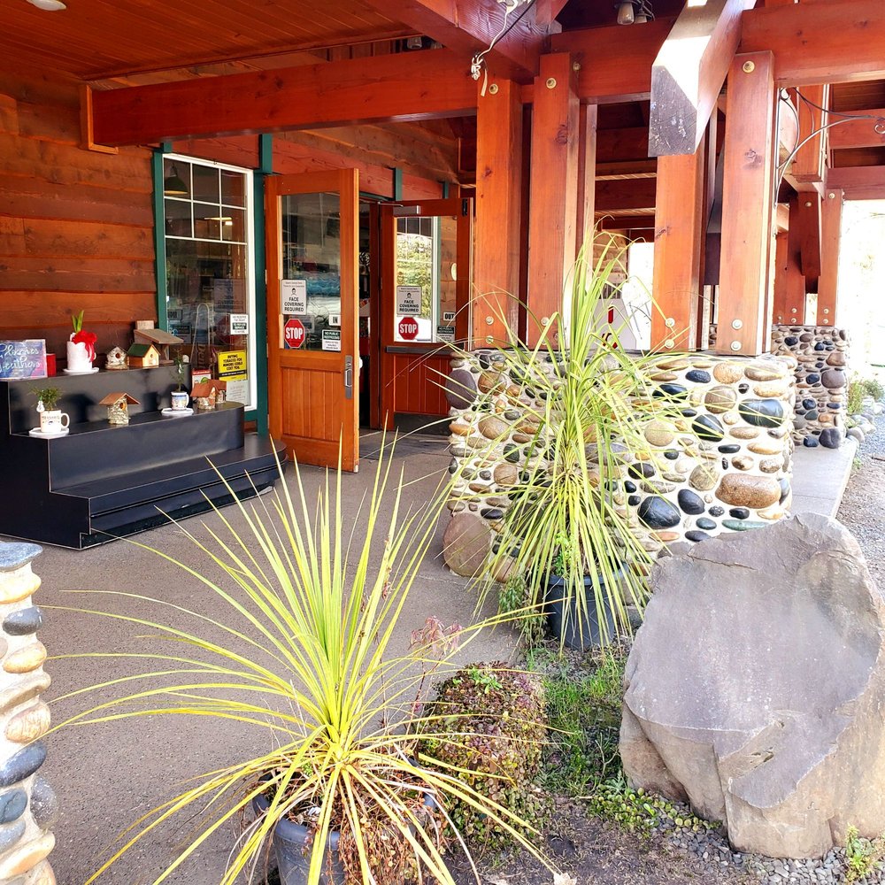Baker's General Store - the front of the store - Grocery Near Me - Seaside, Oregon