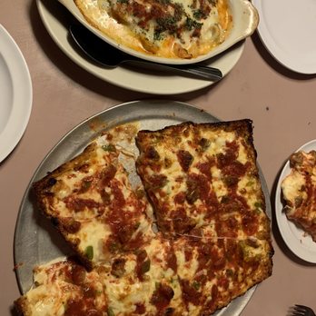 Loui's Pizza - Pizza and pasta - Pizza Near Me - Hazel Park, Michigan