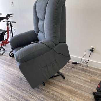 Lakeway Mobility - One of my favorite chairs if your having knee surgery get this before, Rent or buy trust me you will thank me - Medical Transportation Near Me - Bee Cave, Texas