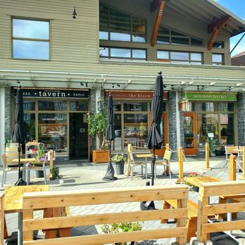 Bear Street Tavern - Bear Street Tavern & The Bison - Pizza Near Me - Banff, Alberta Bear Street Tavern - Bear Street Tavern & The Bison - Pizza Near Me - Banff, Alberta