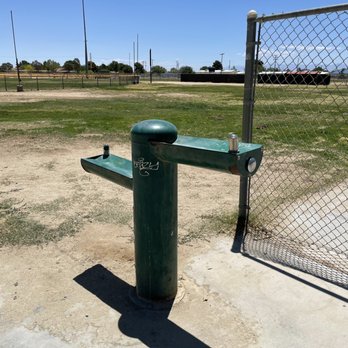 Rosamond Park - Drinking fountain - Parks Near Me - Rosamond, California Rosamond Park - Drinking fountain - Parks Near Me - Rosamond, California