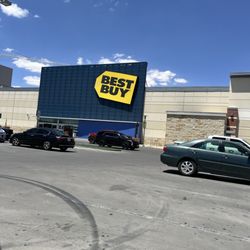 Best Buy - Exterior