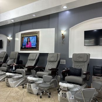 K Crown Nails & Spa - Comfortable chairs - Nail Salons Near Me - Garland, Texas K Crown Nails & Spa - Comfortable chairs - Nail Salons Near Me - Garland, Texas