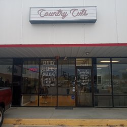 Laura Schayot - Country Cuts Family Hair Salon