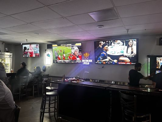 Sideline Sports Bar & Grill by null