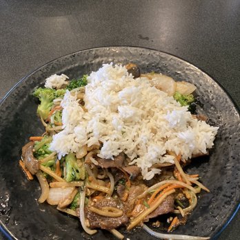 HuHot Mongolian Grill - Asian Fusion Near Me - West Allis, Wisconsin