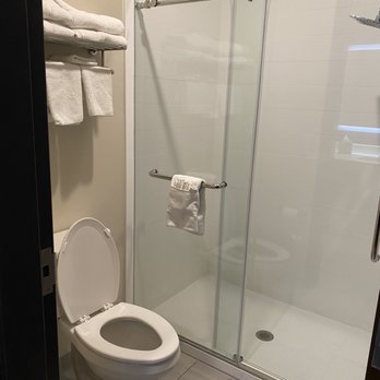 Scenic View Inn - Tiny but separate toilet & shower - Hotels Near Me - Moab, Utah