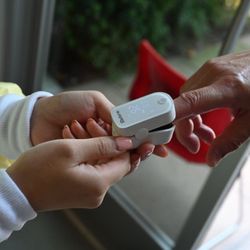 Bay Smile Design - Patient Screening: Measuring Oxygen Level