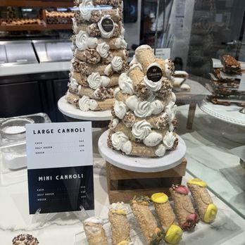 Cannoli King - Cannoli - Patisserie/Cake Shop Near Me - Port Coquitlam, British Columbia