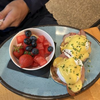 Dime Store - Eggs benedict - Breakfast & Brunch Near Me - Detroit, Michigan Dime Store - Eggs benedict - Breakfast & Brunch Near Me - Detroit, Michigan