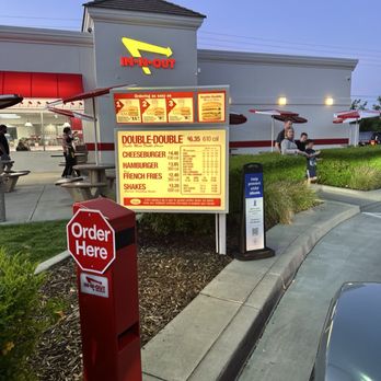 In-N-Out Burger - Burgers Near Me - Modesto, California
