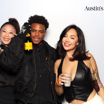 Stay Golden Photo Booth - Photo Booth Rentals Near Me Stay Golden Photo Booth - Photo Booth Rentals Near Me