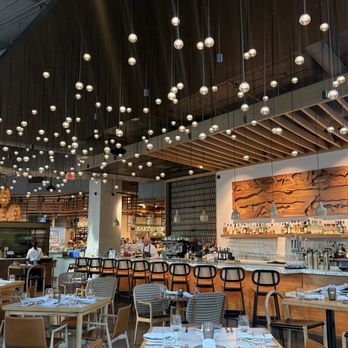 Olili - Inside - Desserts Near Me - Honolulu, Hawaii