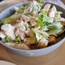 Guido's Pizza - Chicken ceasar salad