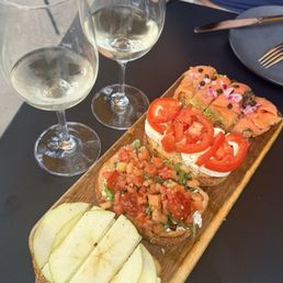 Bruschetta board 10/10, great for sharing Bruschetta board 10/10, great for sharing