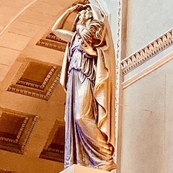 Chicago Union Station - "Day" guarding the Grand Hall - Train Stations Near Me - Chicago, Illinois Chicago Union Station - "Day" guarding the Grand Hall - Train Stations Near Me - Chicago, Illinois