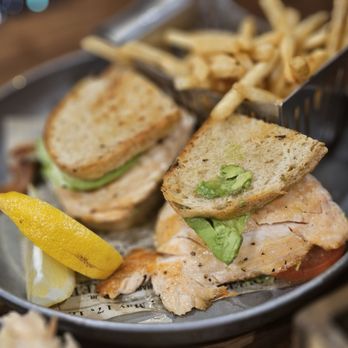 Brew Brothers - Harrah's Lake Tahoe - Salmon blt - Brewpubs Near Me - Stateline, Nevada Brew Brothers - Harrah's Lake Tahoe - Salmon blt - Brewpubs Near Me - Stateline, Nevada