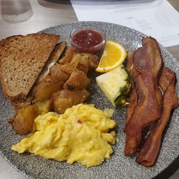 Basalt - Breakfast! - New American Near Me - Honolulu, Hawaii