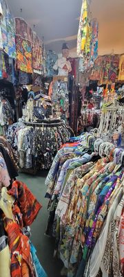 Bailey's Antiques and Aloha Shirts by null