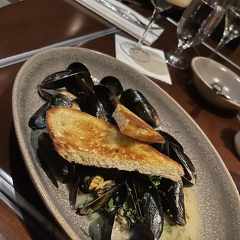Pacific's Edge Restaurant - Seafood Near Me - Carmel, California