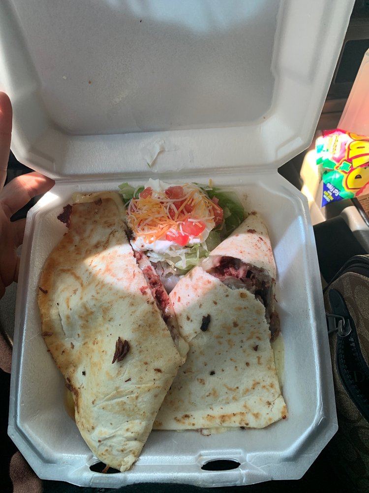 Food from DOS Amigos Taqueriera