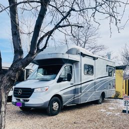 Level, gravel sites, with hookups conveniently configured. Level, gravel sites, with hookups conveniently configured.