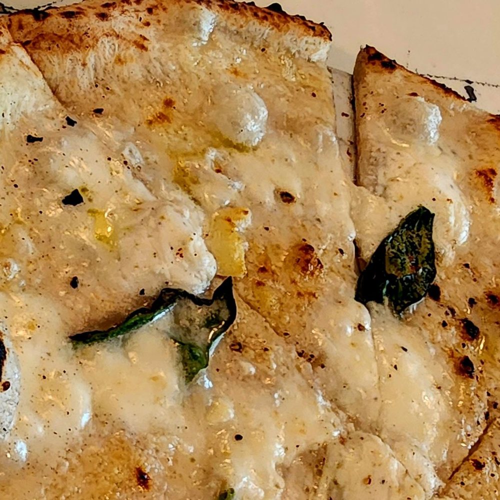 No flavor, basic, white pizza ... yuck! No flavor, basic, white pizza ... yuck!