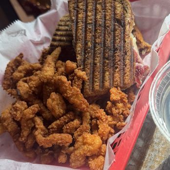The Elf In The Oak - Rueben and fried clam strips - Salad Near Me - Burdett, New York
