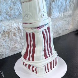 Dawn Makes Cakes