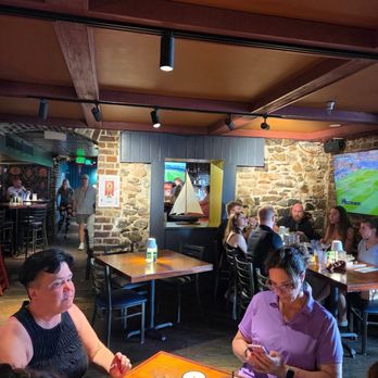 Broken Keel - Front room - Seafood Near Me - Savannah, Georgia
