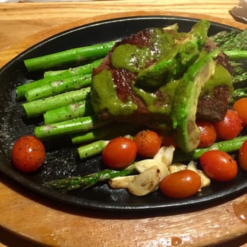 Chili's - 6oz sirloin medium- asparagus, grilled avocados, and roasted garlic cherry tomatoes - Tex-Mex Near Me - Baytown, Texas Chili's - 6oz sirloin medium- asparagus, grilled avocados, and roasted garlic cherry tomatoes - Tex-Mex Near Me - Baytown, Texas