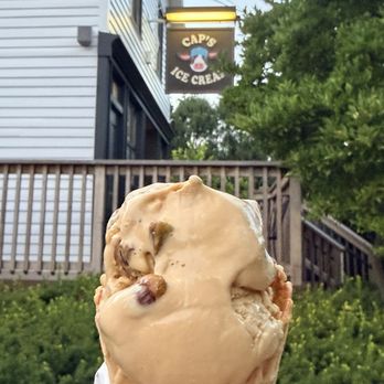 Cap’s Ice Cream - Pistachio ice cream - Ice Cream & Frozen Yogurt Near Me - Mount Prospect, Illinois