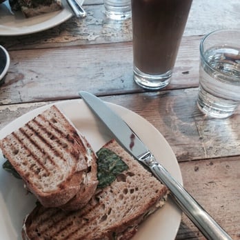 TY Seven Dials - Timberyard - Falafel sandwich & iced latte - Coffee & Tea Near Me - London, XGL TY Seven Dials - Timberyard - Falafel sandwich & iced latte - Coffee & Tea Near Me - London, XGL