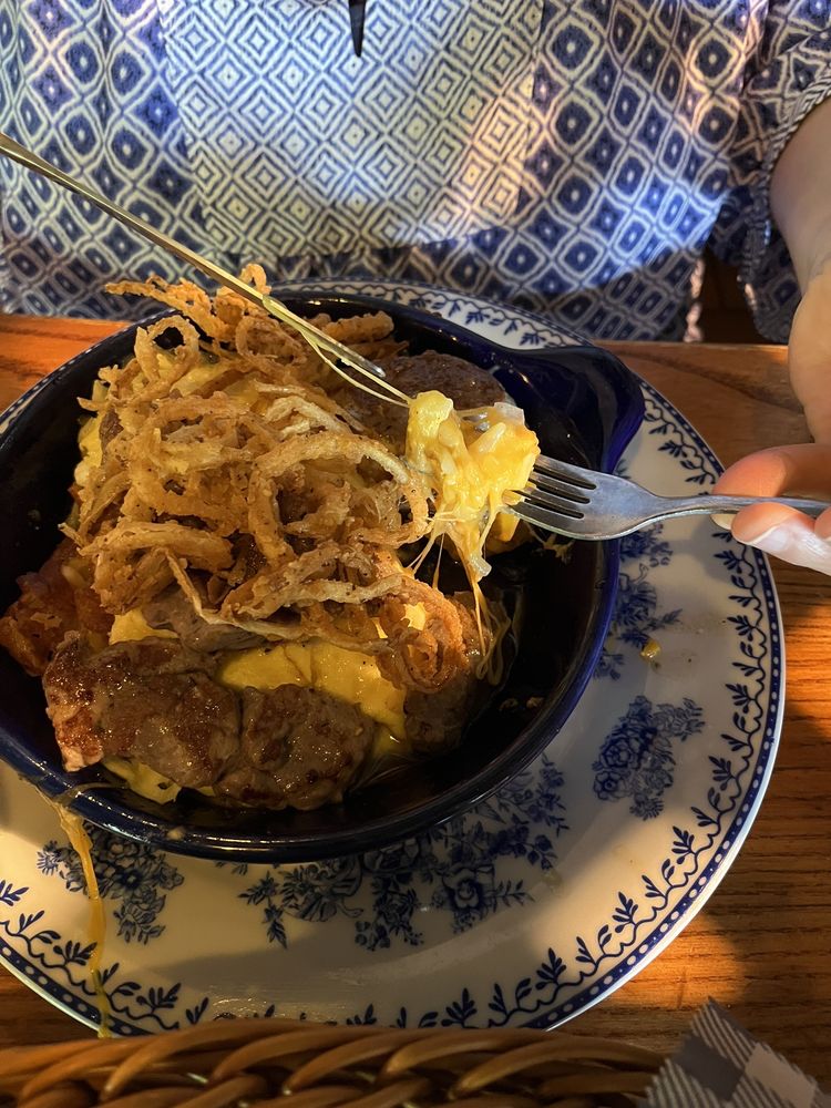 CRACKER BARREL OLD COUNTRY STORE Updated May 2024 177 Photos & 131