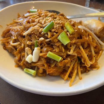 Ta Ra Rin Thai Cuisine - Pad Thai - Thai Near Me - Eugene, Oregon