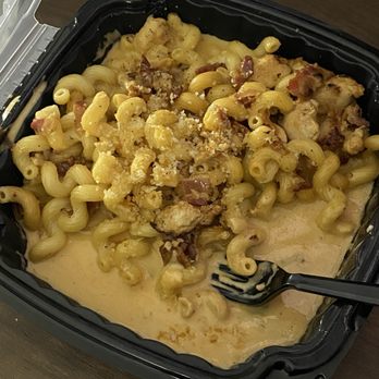 Bubba's 33 - Chicken & Bacon Mac n- Cheese - Sports Bars Near Me - Pensacola, Florida