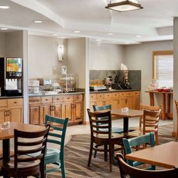 AmericInn by Wyndham Laramie Near University of Wyoming - Breakfast Area