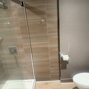 Minneapolis Marriott Southwest - Bathroom - Hotels Near Me - Minnetonka, Minnesota Minneapolis Marriott Southwest - Bathroom - Hotels Near Me - Minnetonka, Minnesota