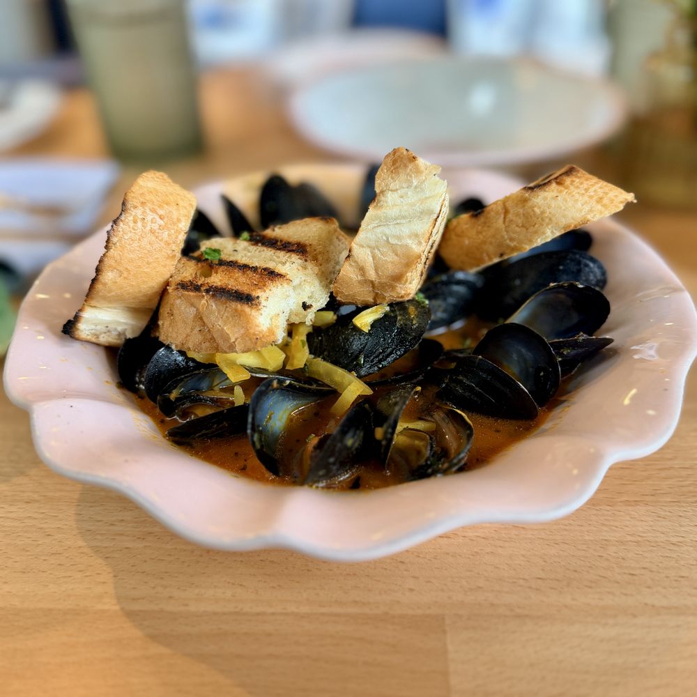 Flora - Mussels Saffron - New American Near Me - Charlotte, North Carolina