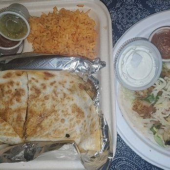 Frida's Hawaii - Frida's Quesadilla w/rice, shrimp and Carne asada street taco and their salsa Verde and Pico de gallo - Tacos Near Me - Ewa Beach, Hawaii